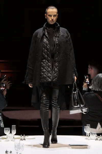 Look 19